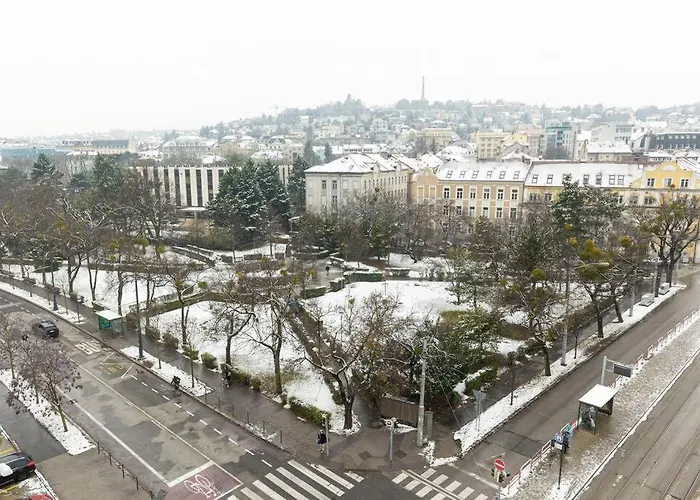 Slovakia Castleview Bliss Retreat At Zilinska ブラチスラヴァ
